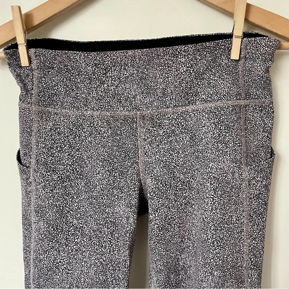 Lululemon Pace Rival Crop (22") Sea  Spray Alpine White Dark Chrome / Black - Picture 8 of 10
